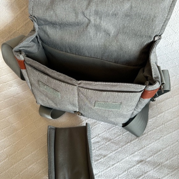 Camera Shoulder Bag - Picture 7 of 7